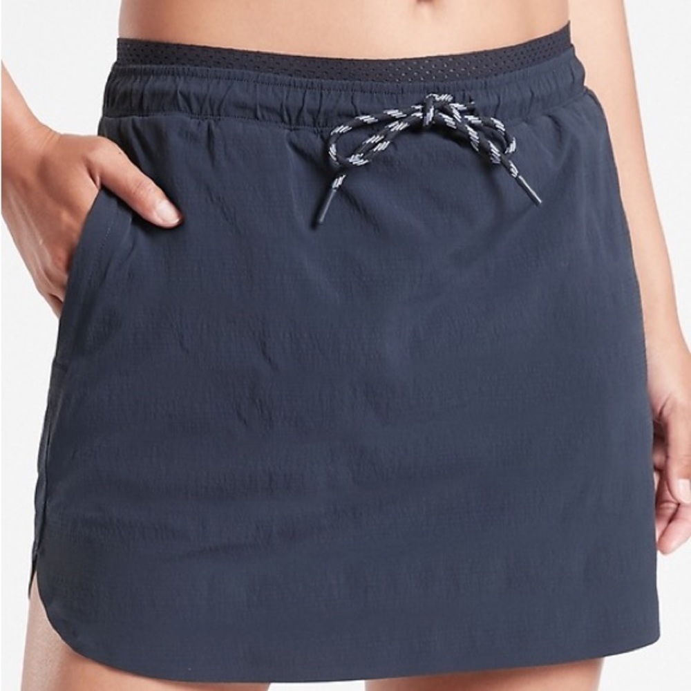 {Athleta} Trekkie Crest Athletic Skort